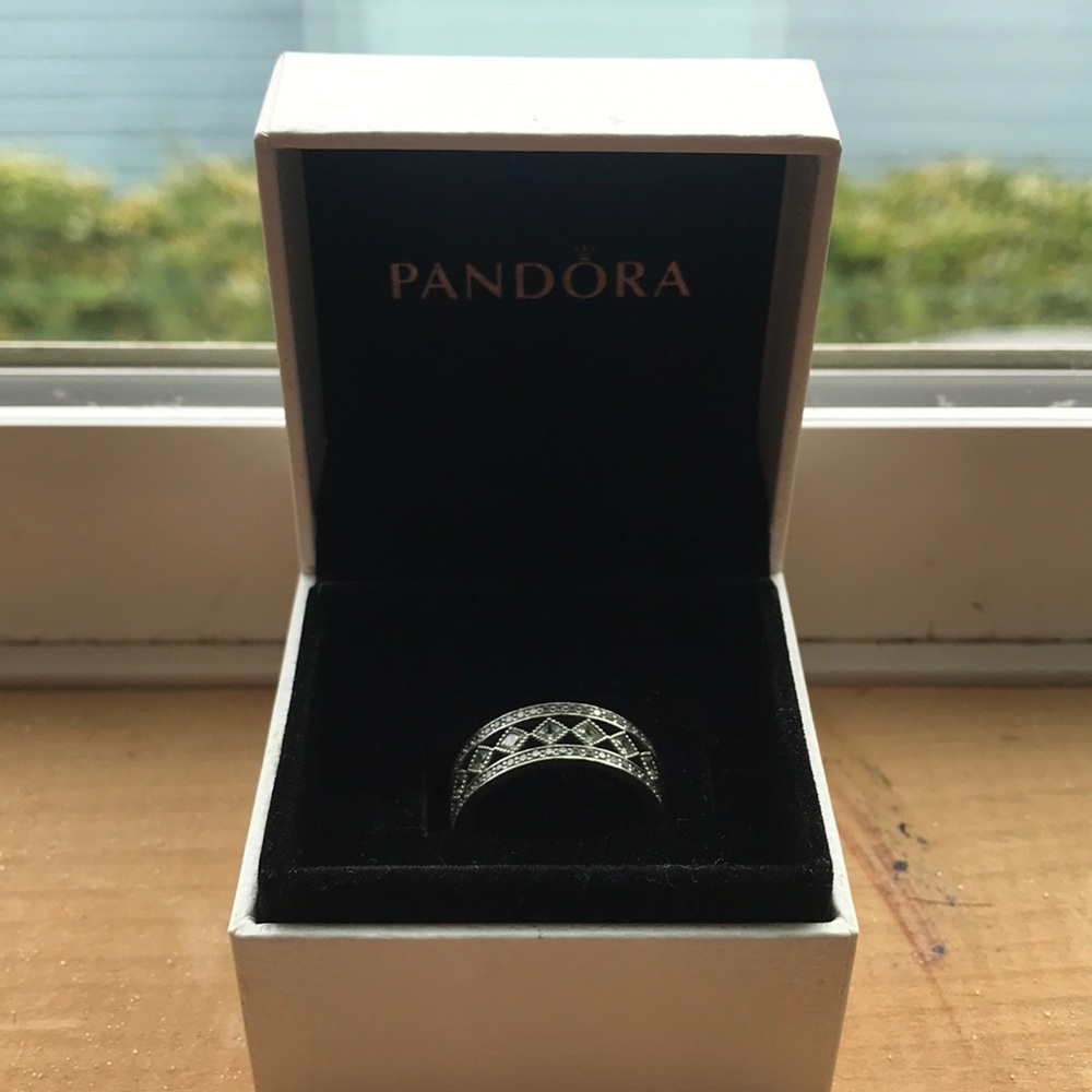 Pandora Ring